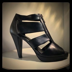 Fioni Zip Front Heel